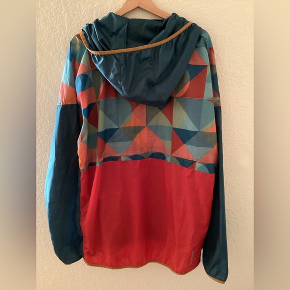 Unisex Cotopaxi Windbreaker - Picture 2 of 3